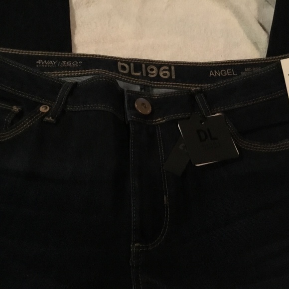 NWT DL 1961 Angel Mid Rise Skinny Ankle Jeans - Picture 3 of 4